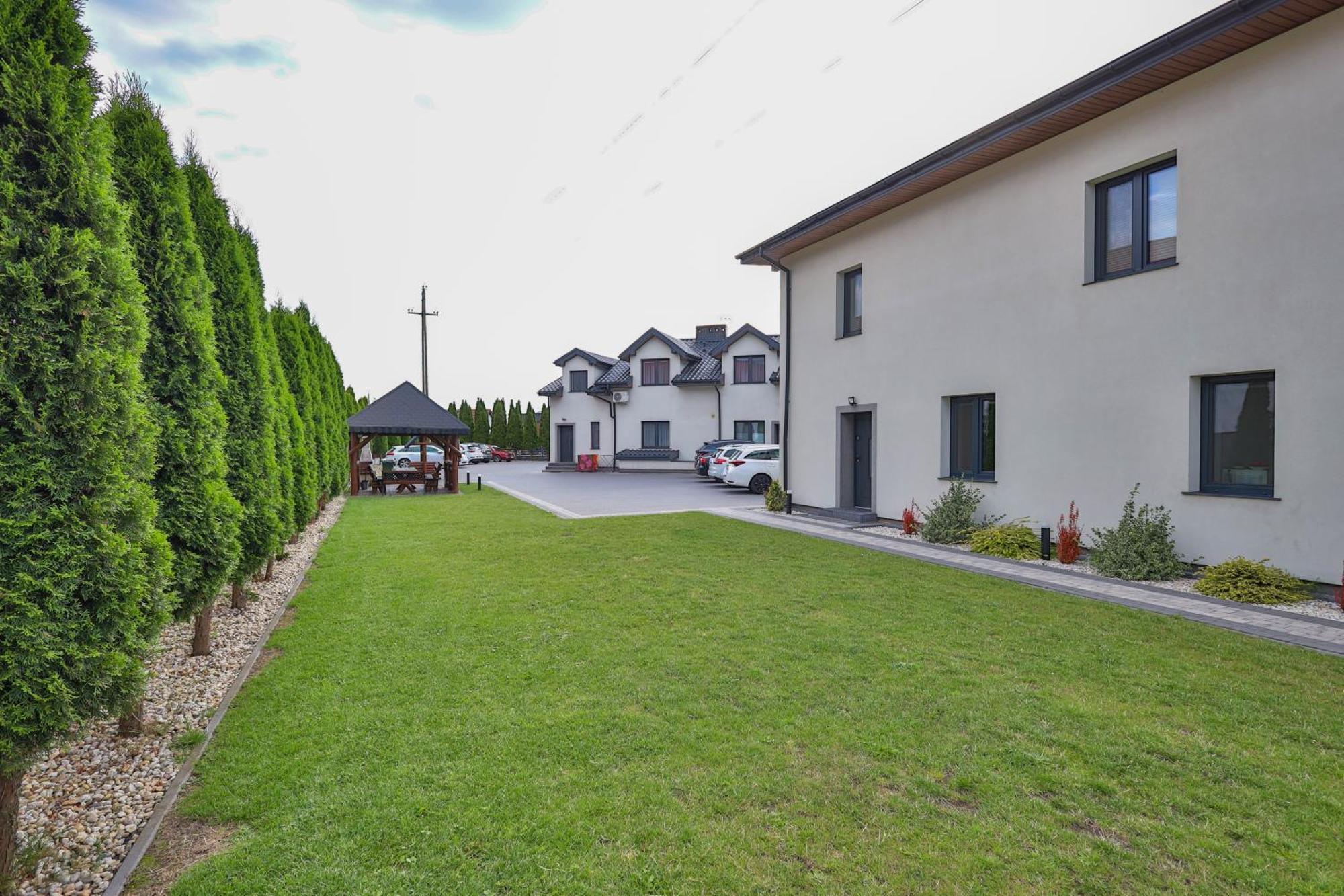 Apart-House Uniejów Exterior foto